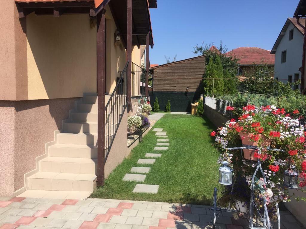 Casa In Zona Linistita, Campia Turziiヴィラ エクステリア 写真